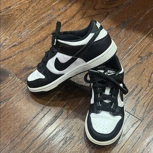 Nike Classic Black and White Low-Tops